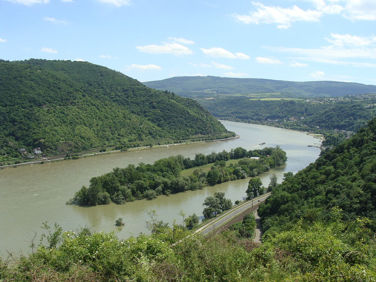 bacharacher werth rhine valley river free photo