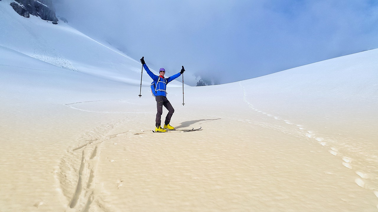 backcountry skiiing  outdoors  freedom free photo