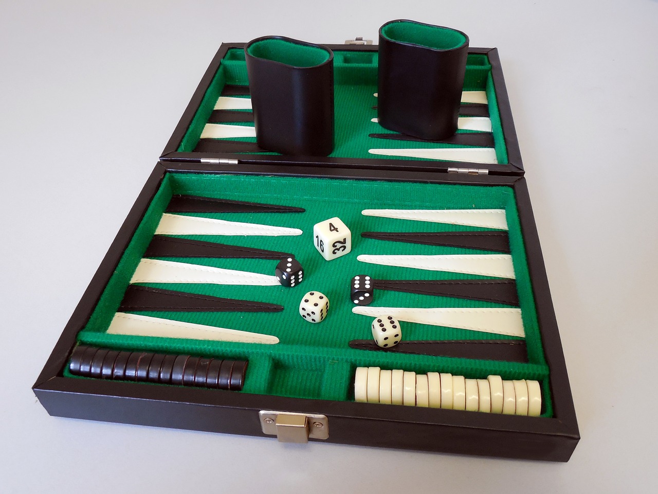 backgammon play board game free photo