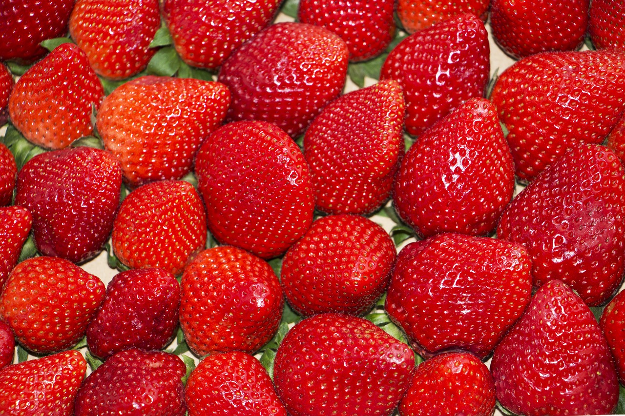 background strawberry red free photo