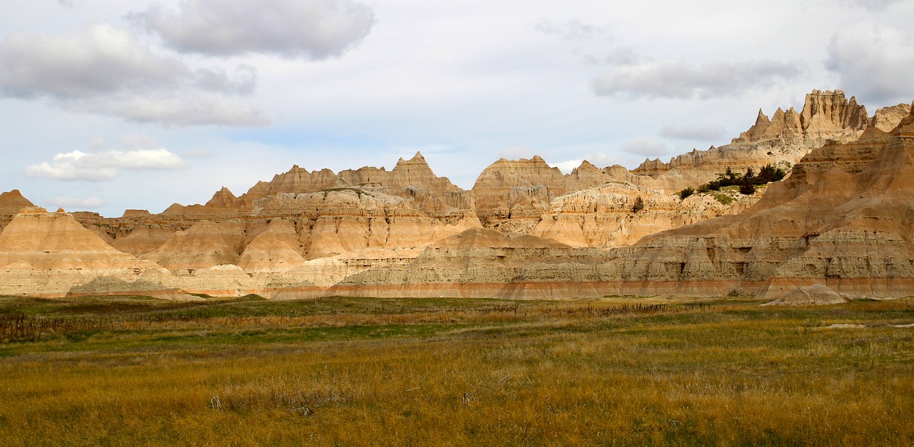 badlands  south dakota  nature free photo