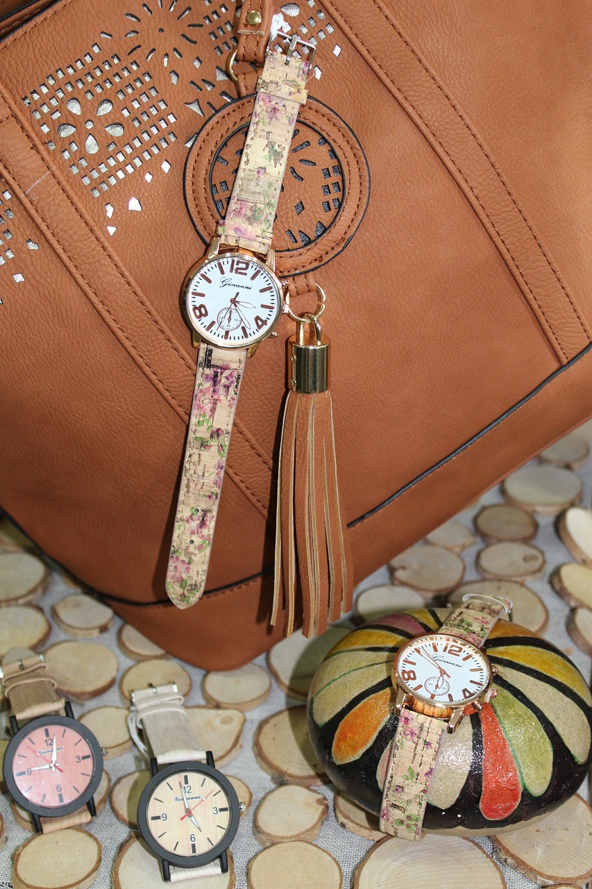 bag clock brown free photo