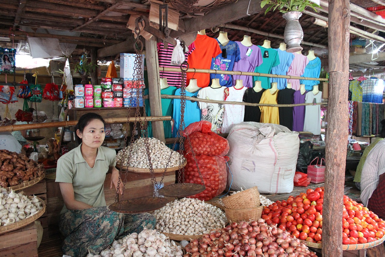 bagan market human free photo