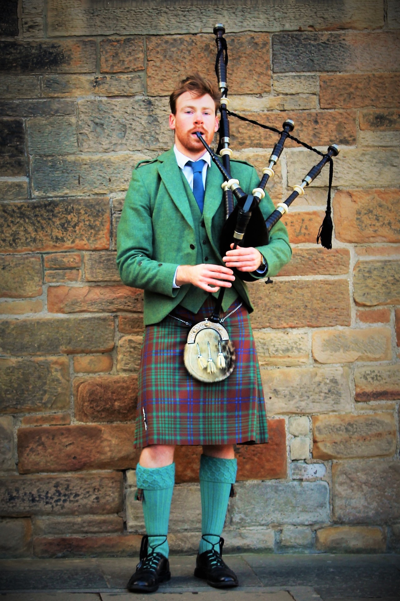 edinburgh scotland bagpipes free photo