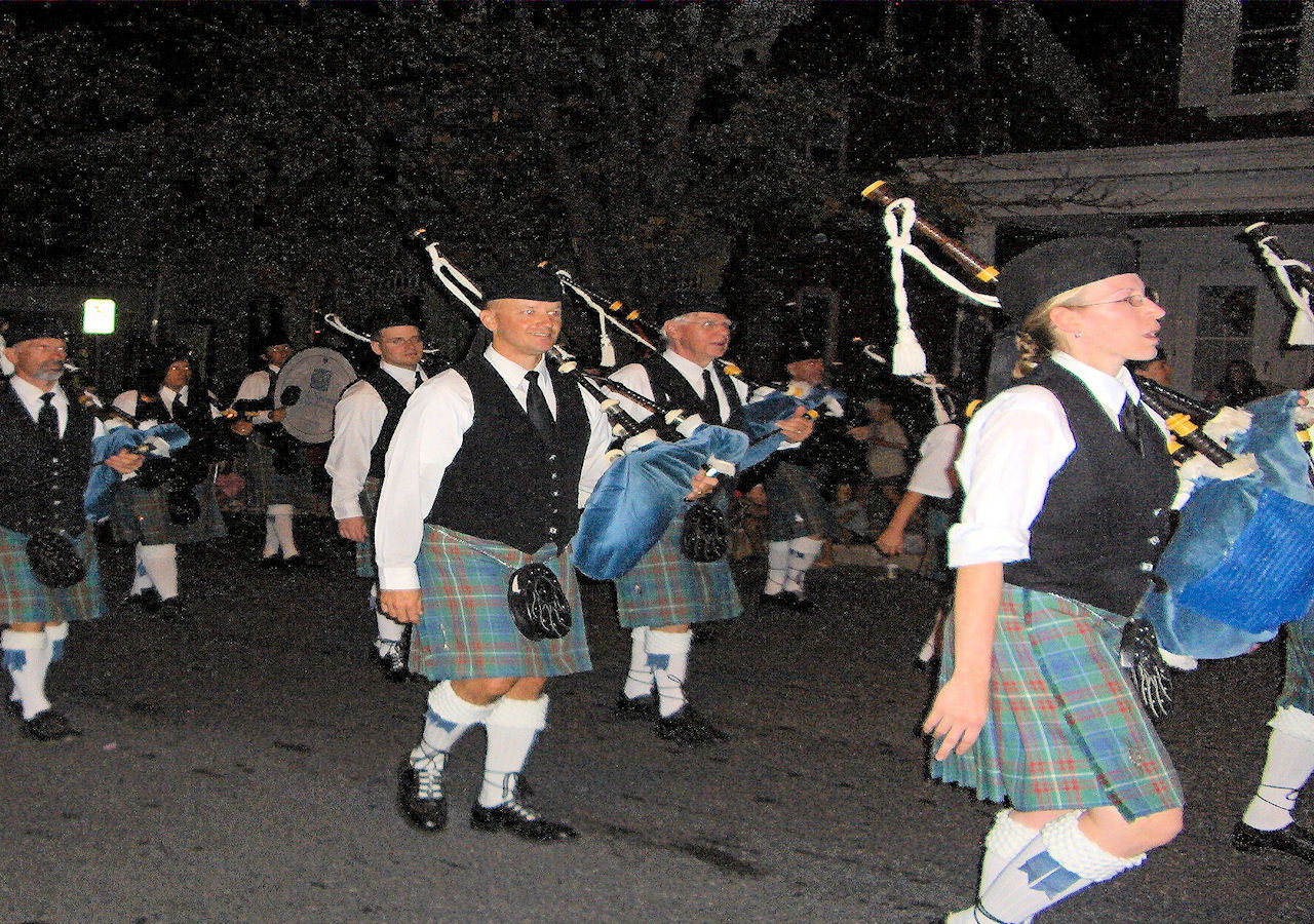 people bagpipers bagpipers free photo