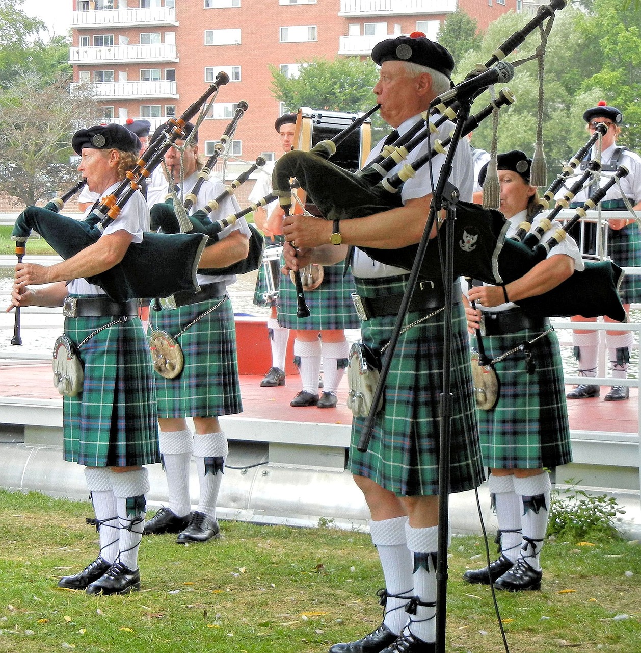 bagpipers band entertainment free photo