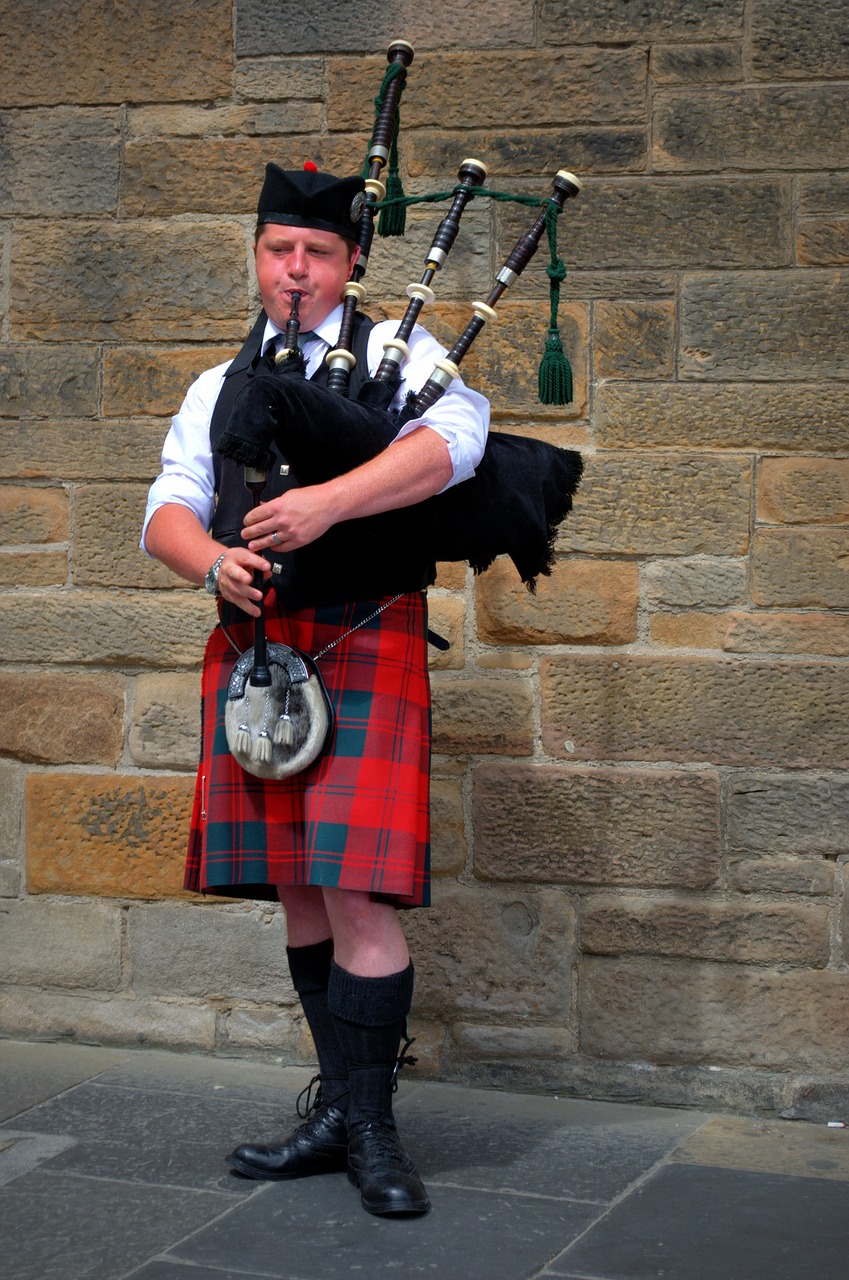 bagpipes kilt scotland free photo