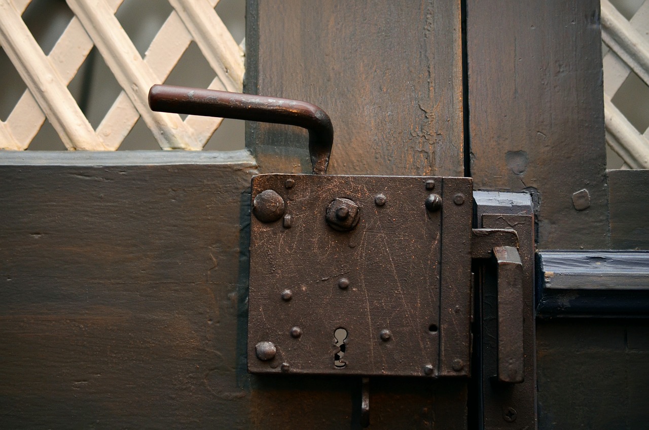 bags handle sacristy church free photo