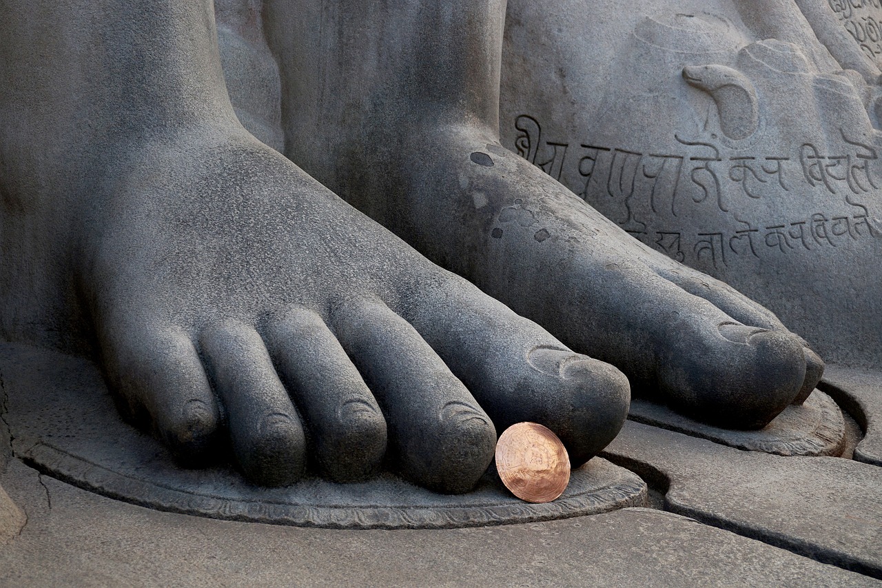 bahubali feet shravanabelagola free photo