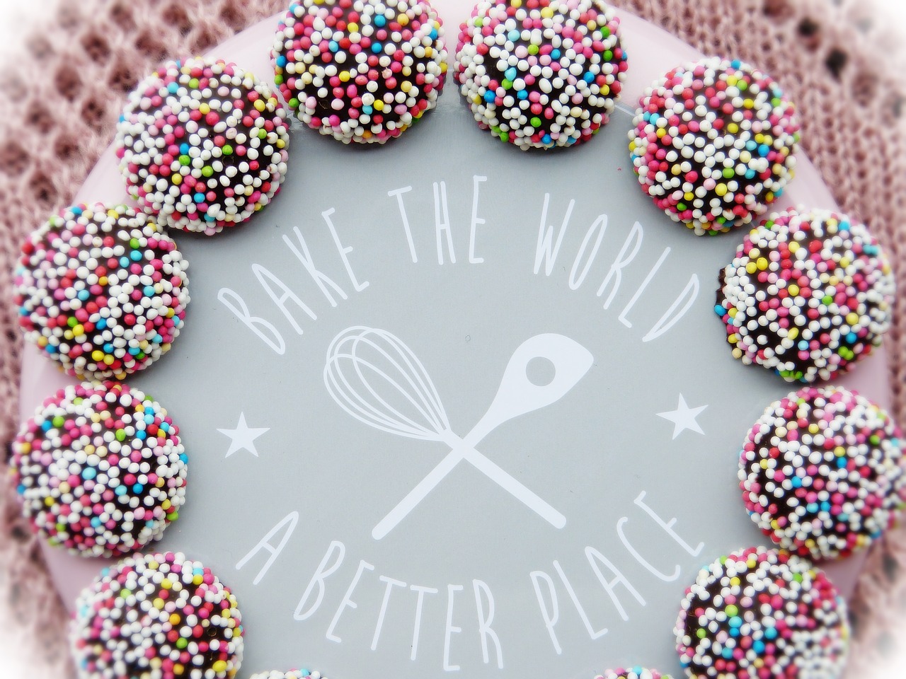 bake motto world free photo