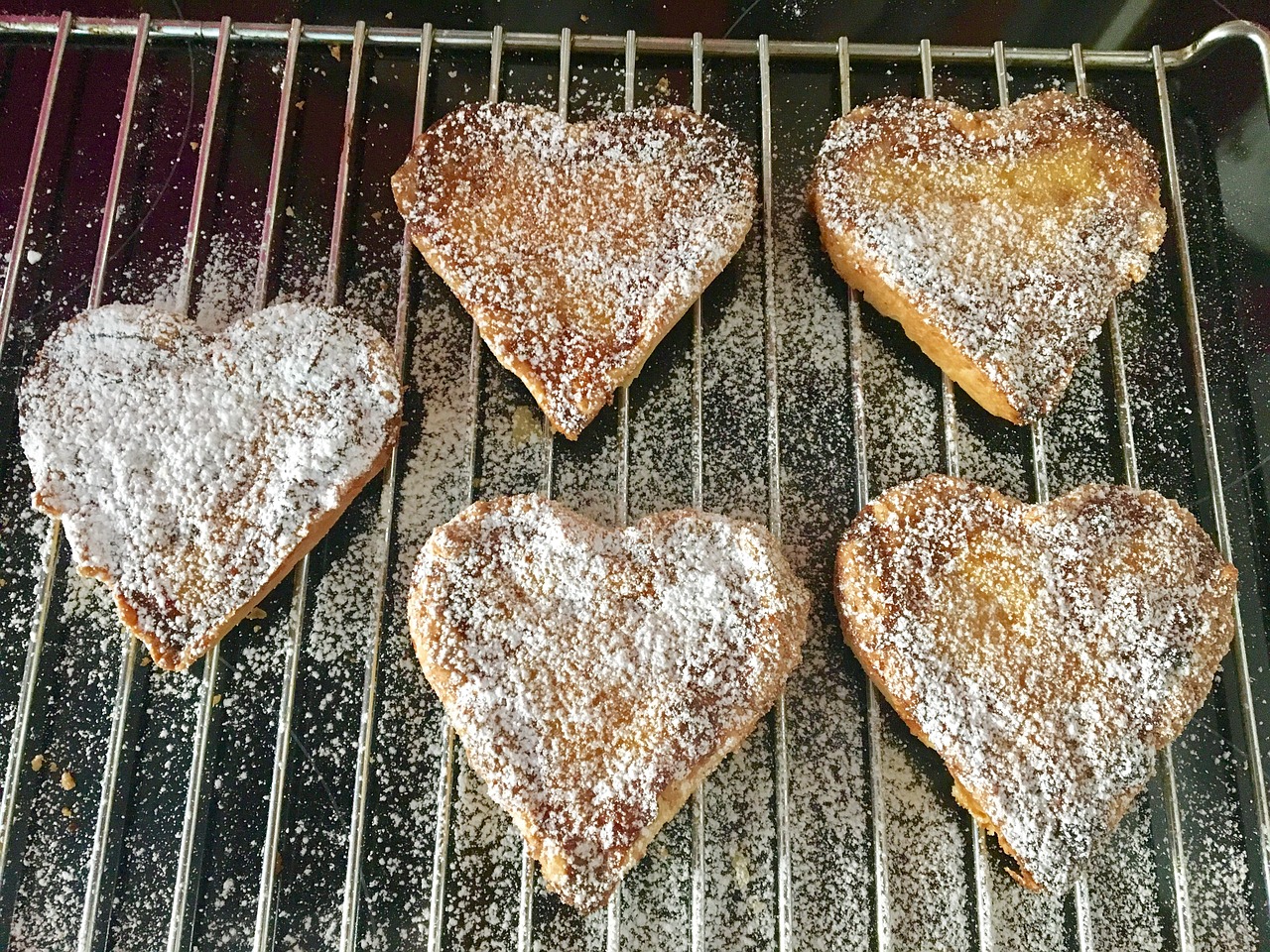 bake heart biscuit free photo