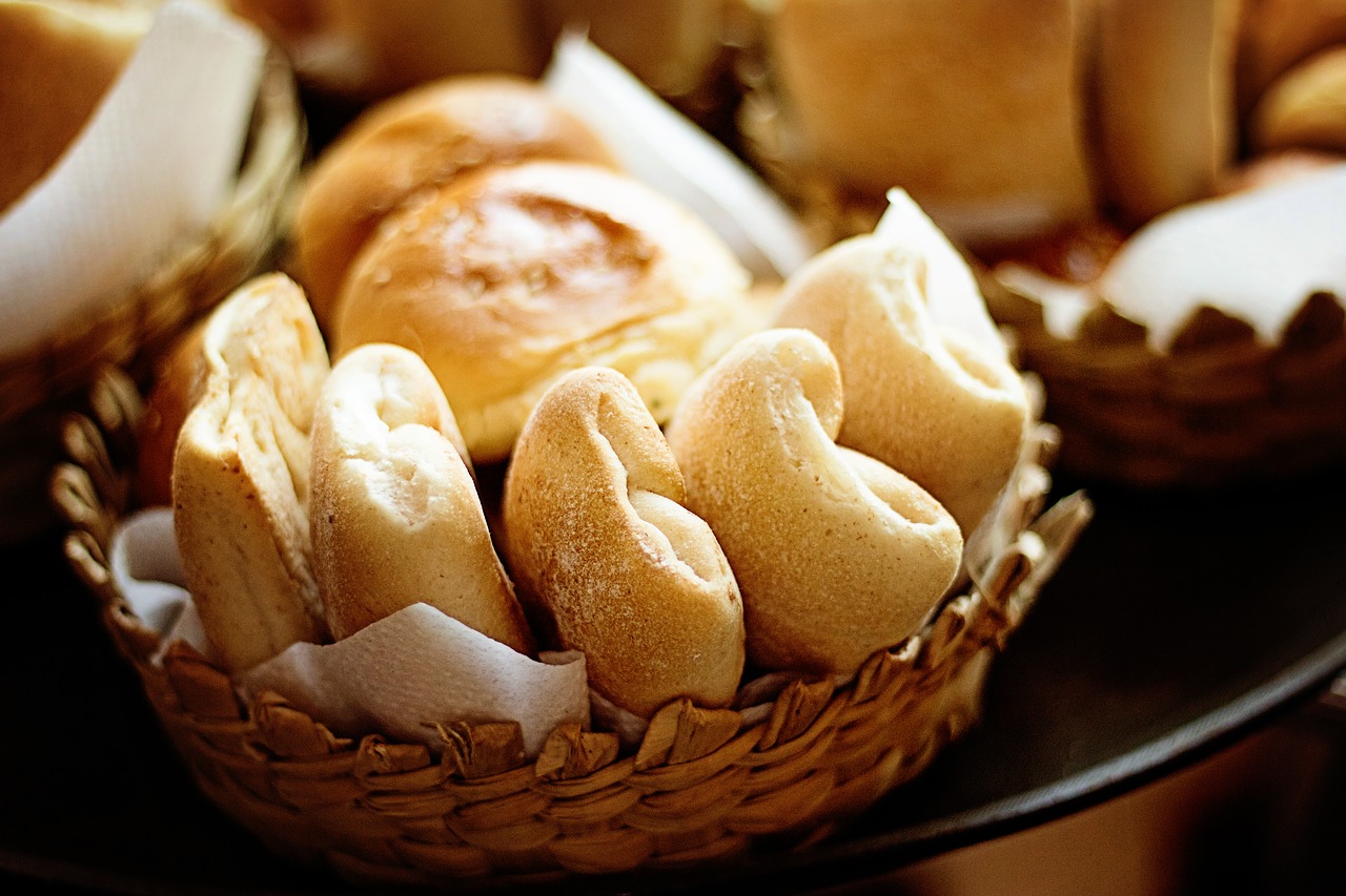 baked bread rolls free photo