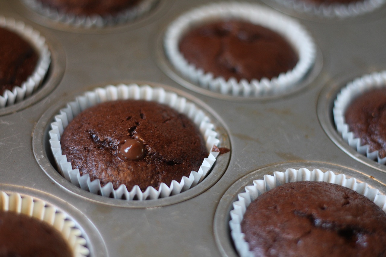 baking  cupcake  chocolate free photo