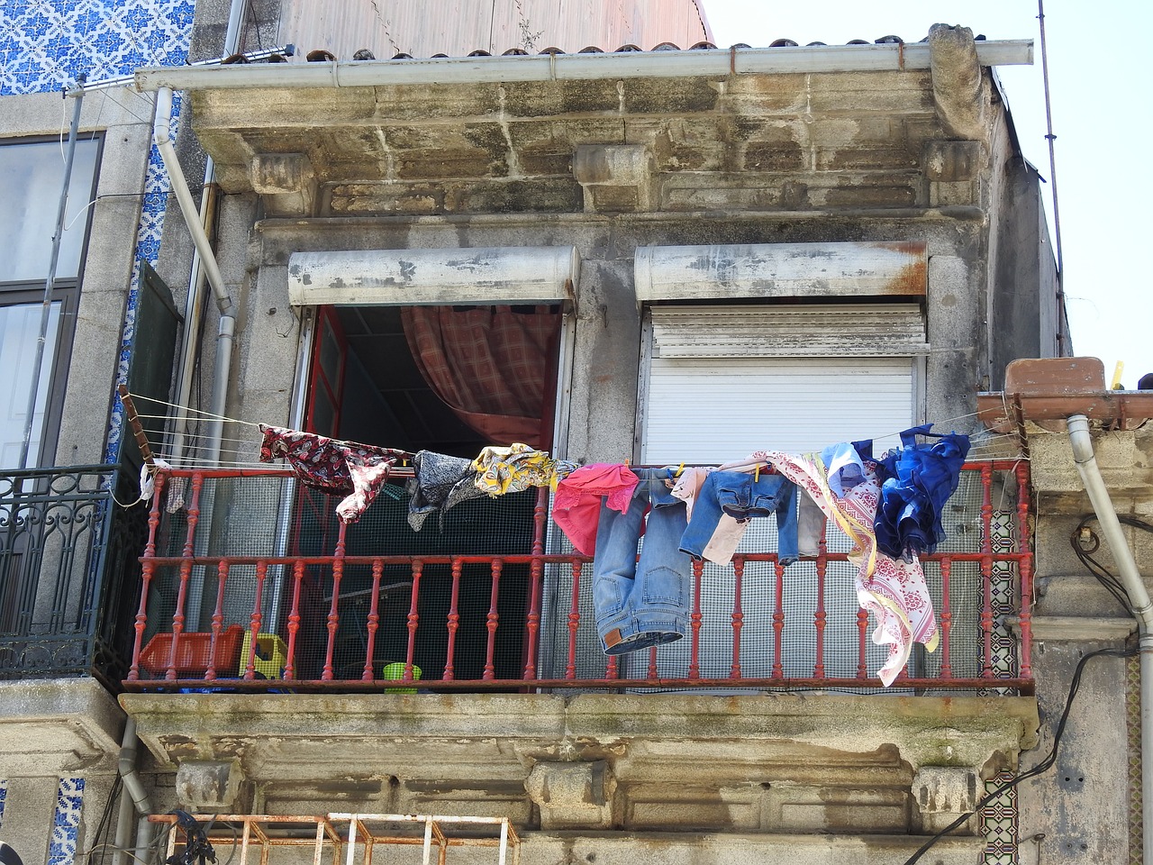 balcony drying laundry laundry free photo