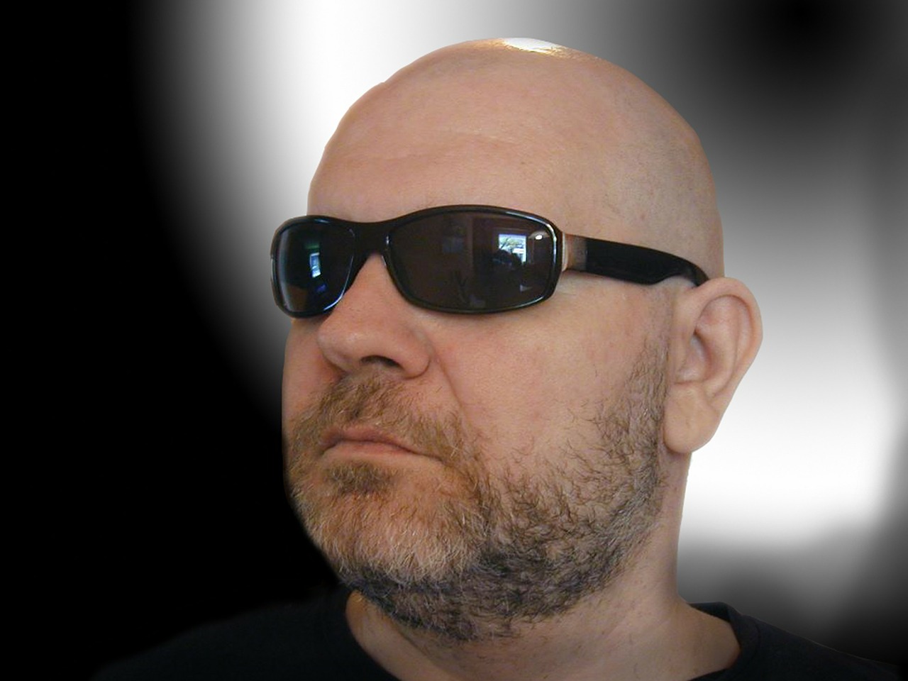 bald head man sunglasses free photo