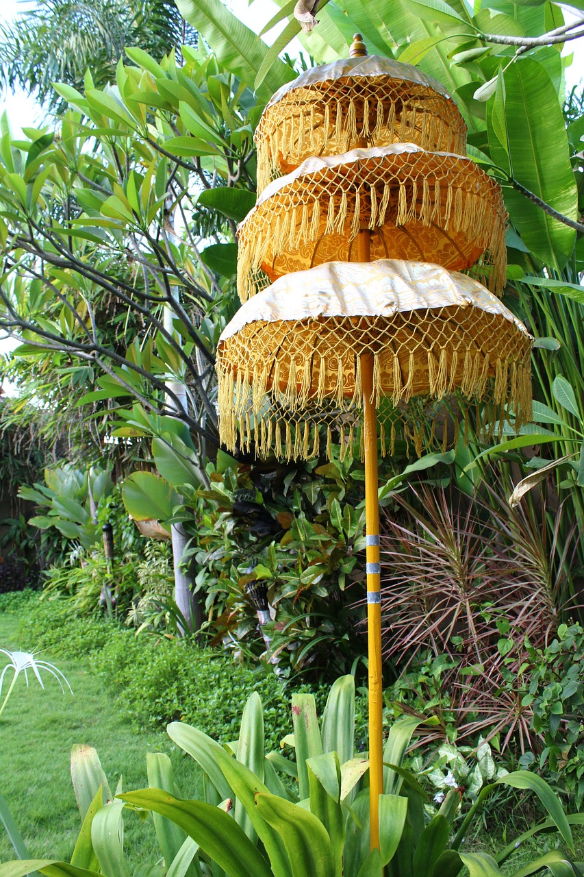 bali umbrella three-layer free photo