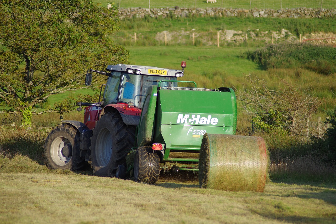 baling hay tractor free photo