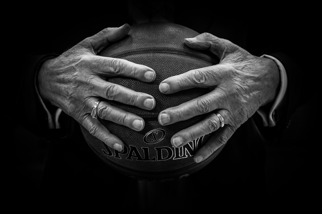 ball basketball hands free photo