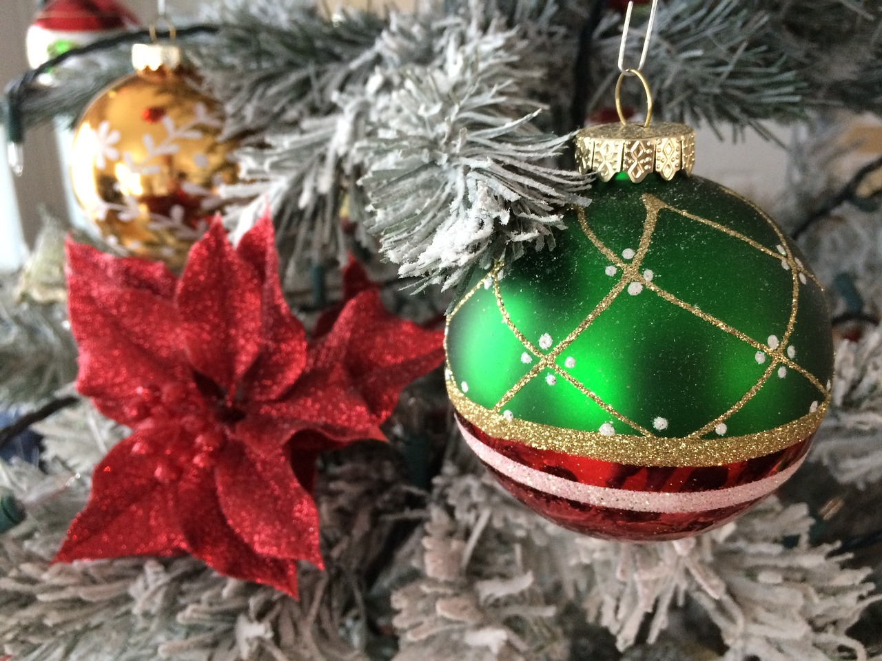 ball christmas decoration free photo