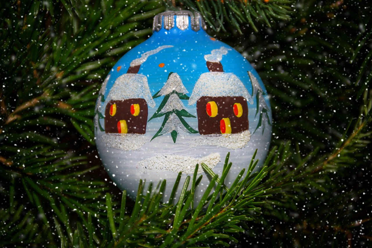 ball  hand painted  christmas ornaments free photo