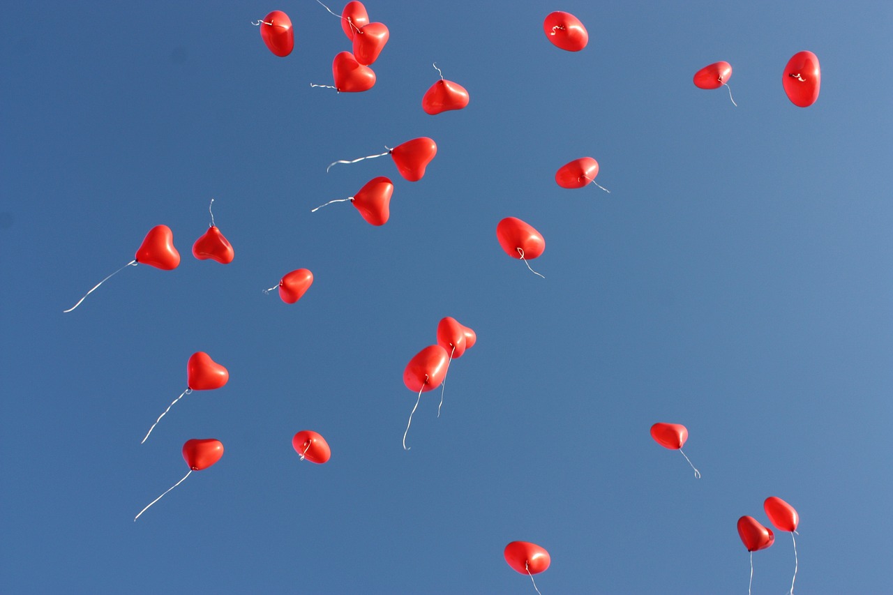 balloon blue sky blue free photo