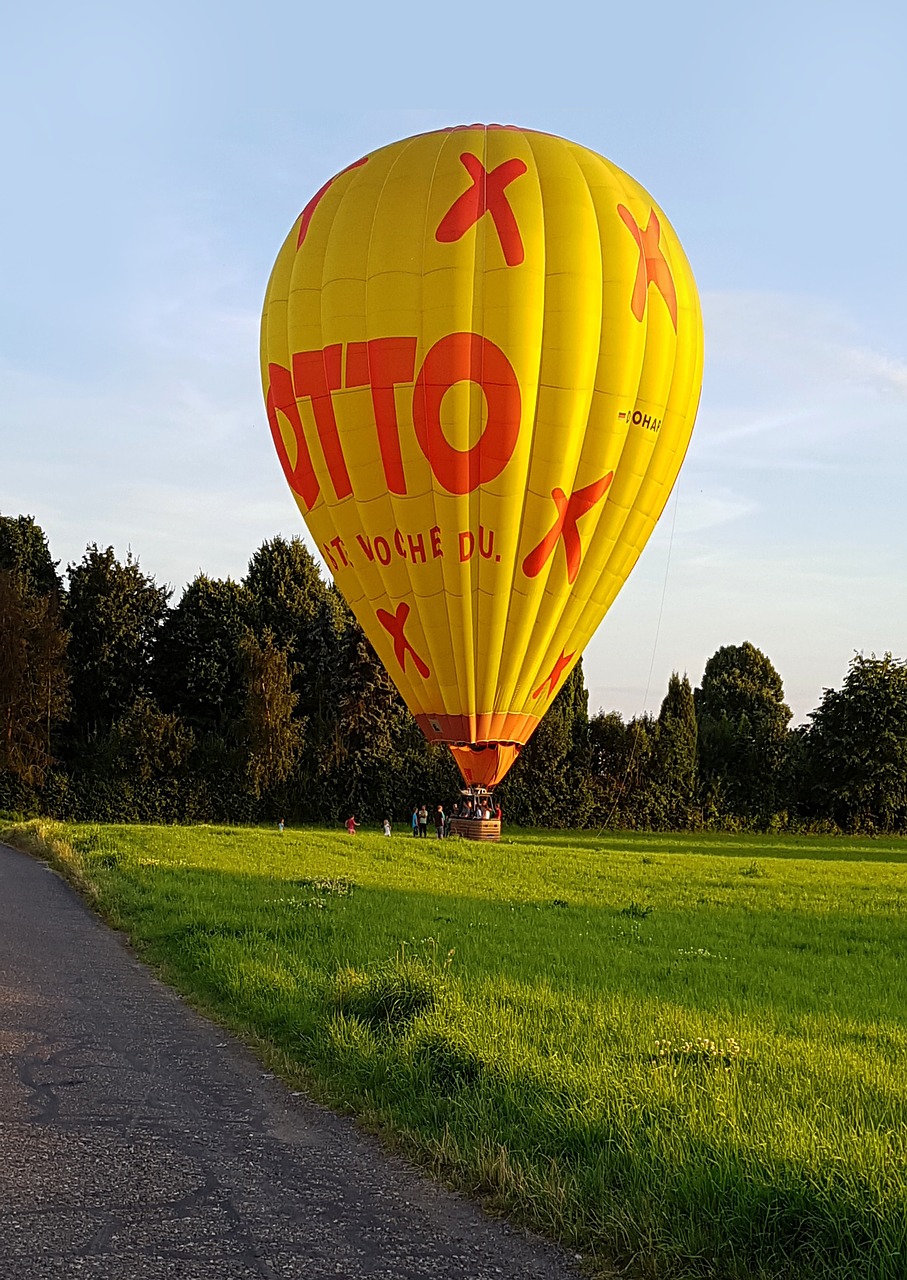 balloon hot air balloon hot air balloon ride free photo