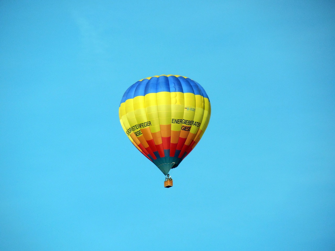 balloon hot air balloon hot air balloon ride free photo