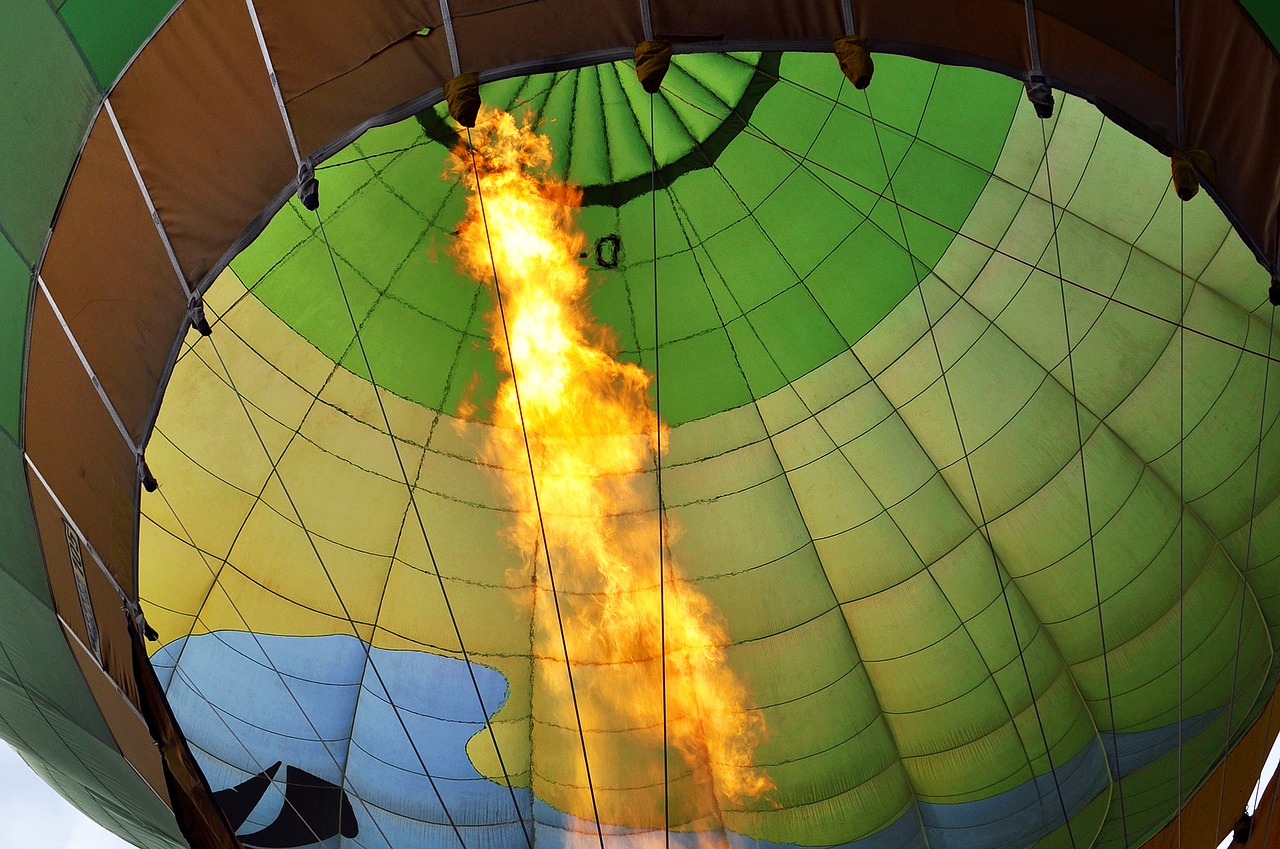 balloon hot air balloon hot air balloon ride free photo