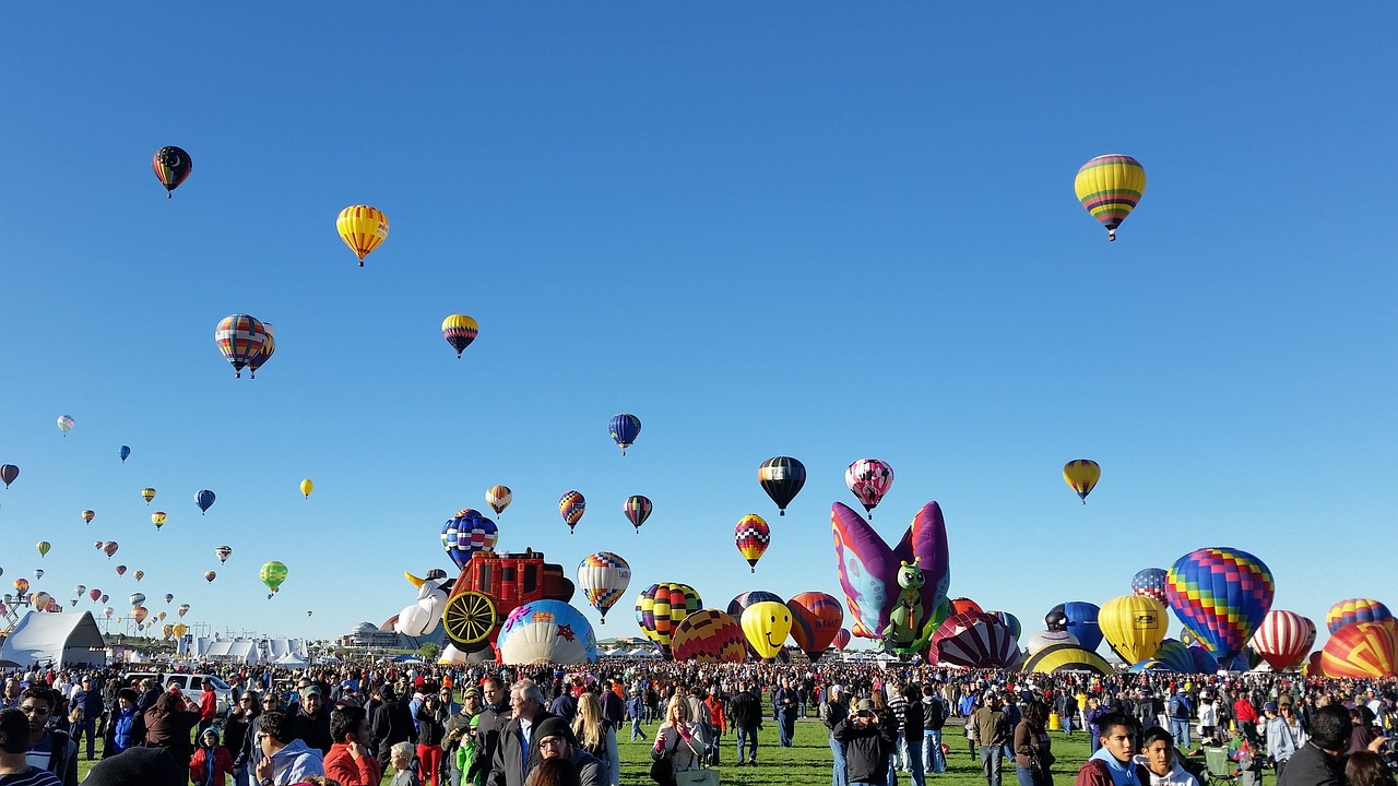 balloon parachute people free photo