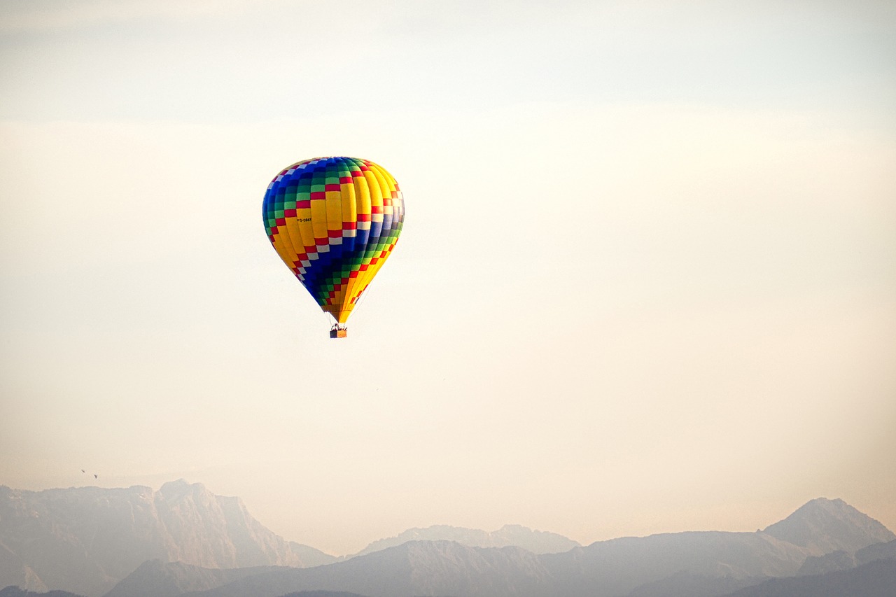 balloon  mountains  alpine free photo