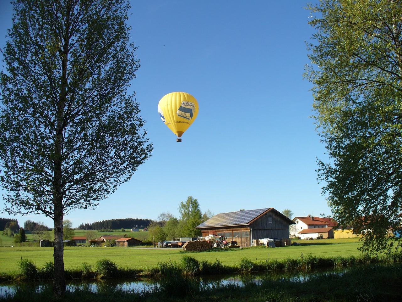 balloon hot air balloon fly free photo