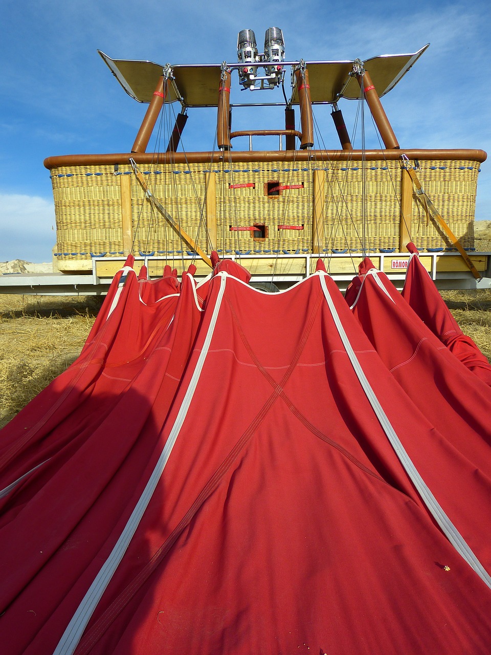 balloon-hot-air-balloon-basket-landing-landed-free-image-from-needpix