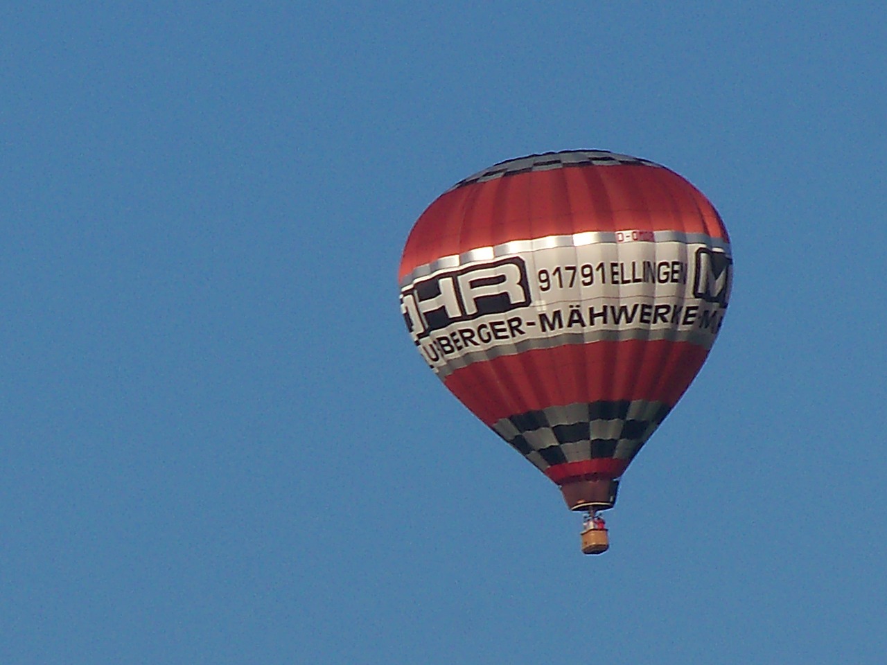 balloon hot air balloon balloon envelope free photo
