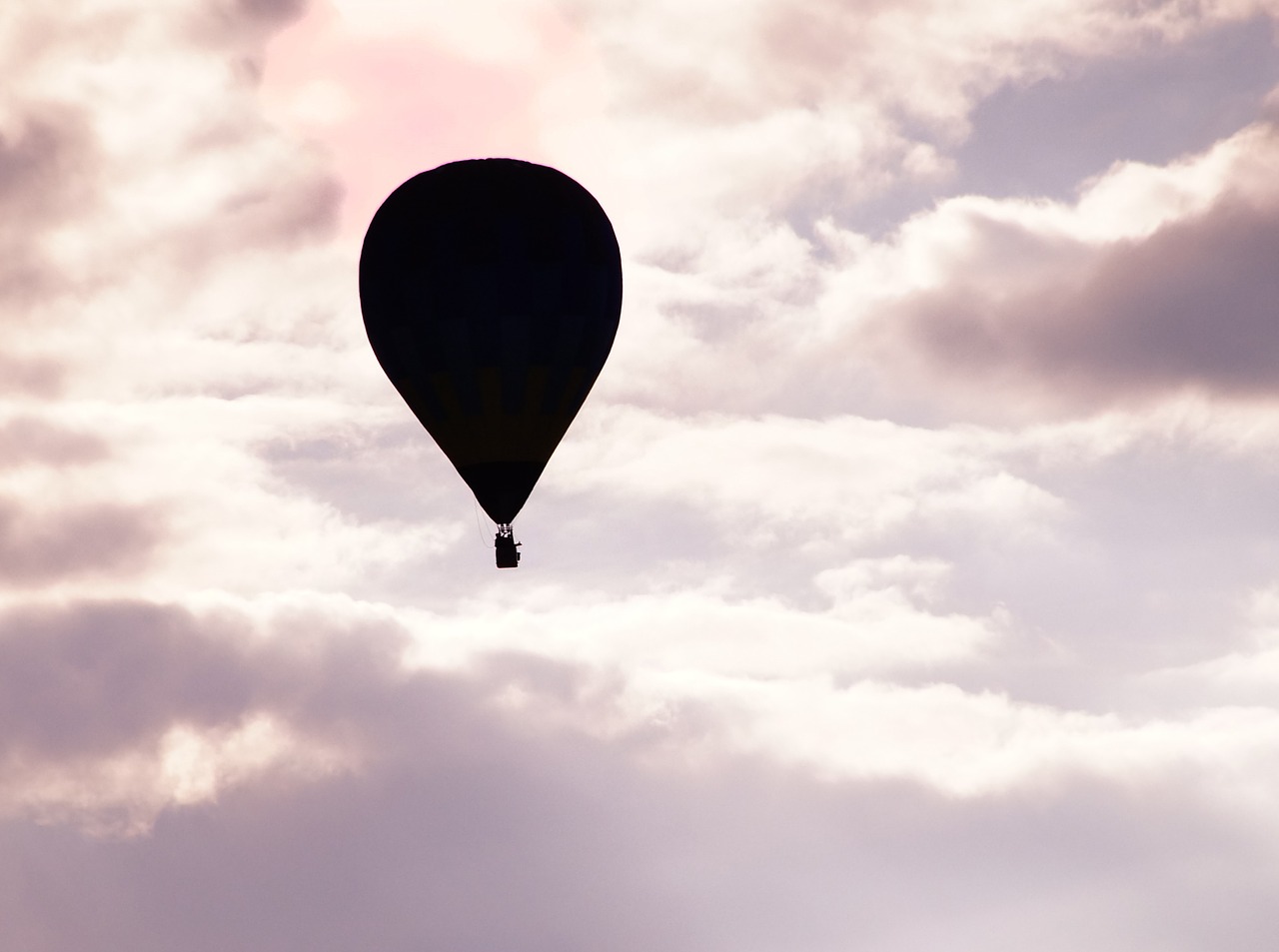 balloon hot air balloon ballooning free photo