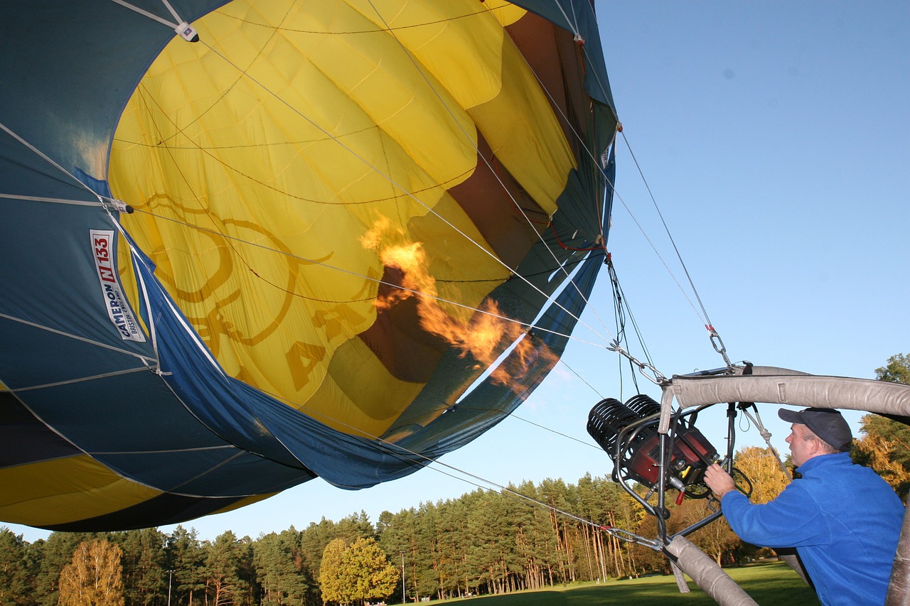 ballooning air balloon flying free photo