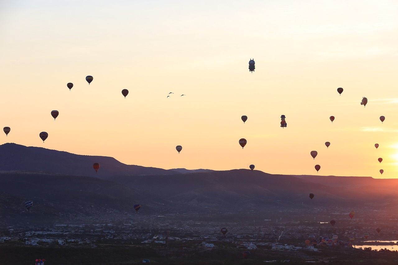 balloons afternoon mountains free photo