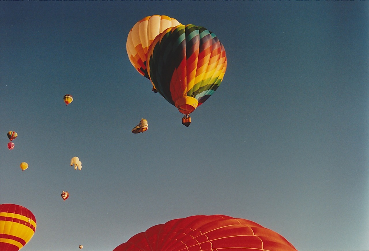 balloons hot air balloon colorful free photo