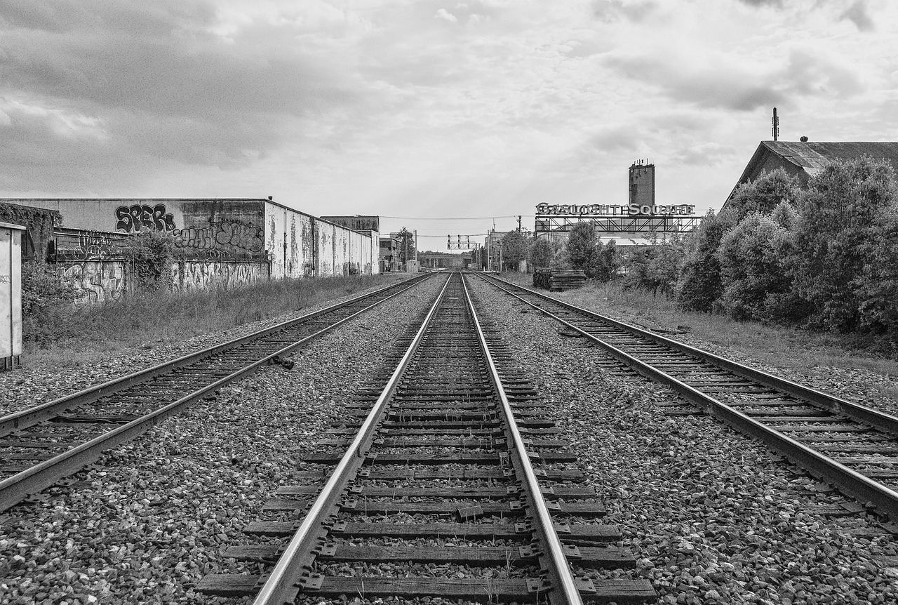 baltimore  railroad  tracks free photo