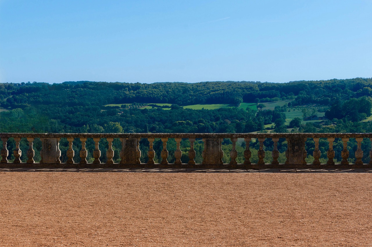 balustrade palace hautefort free photo