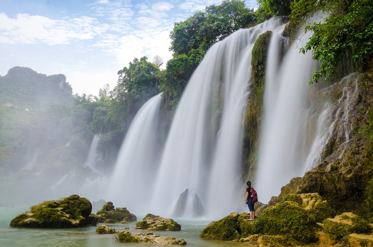 ban gioc waterfall  water  tourism free photo
