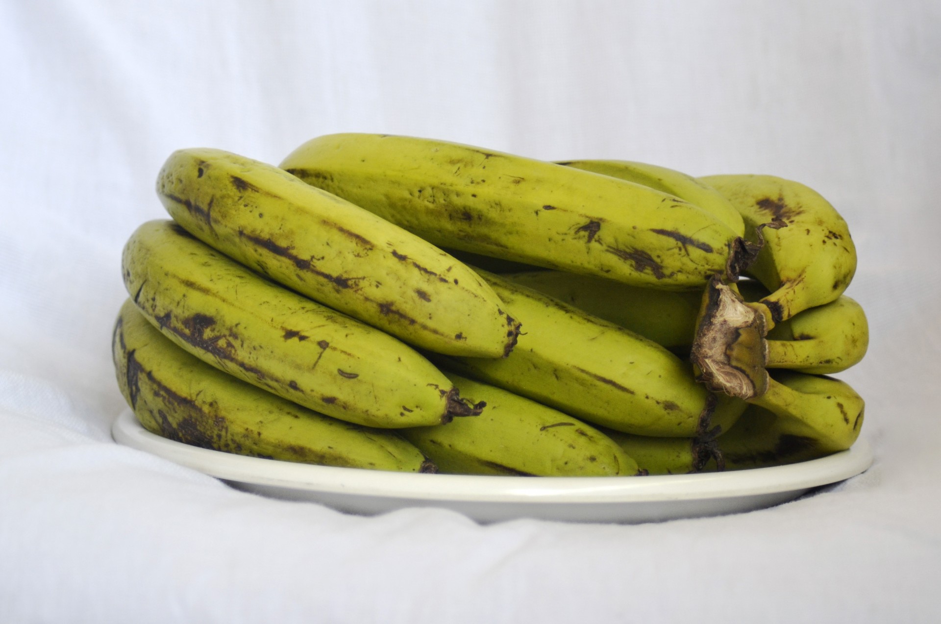 green bananas tropical fruit fruit free photo