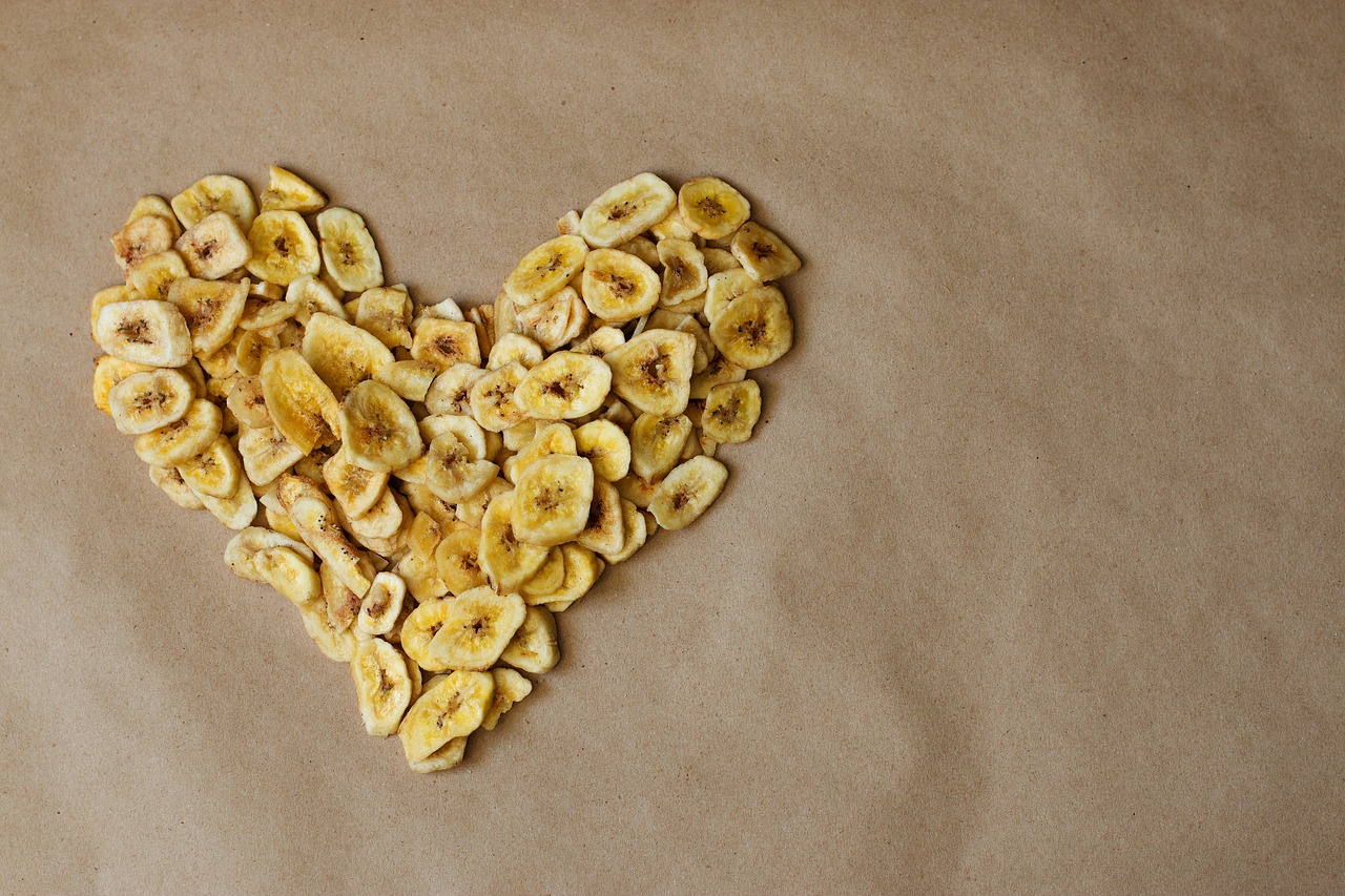 banana  dried  chips free photo