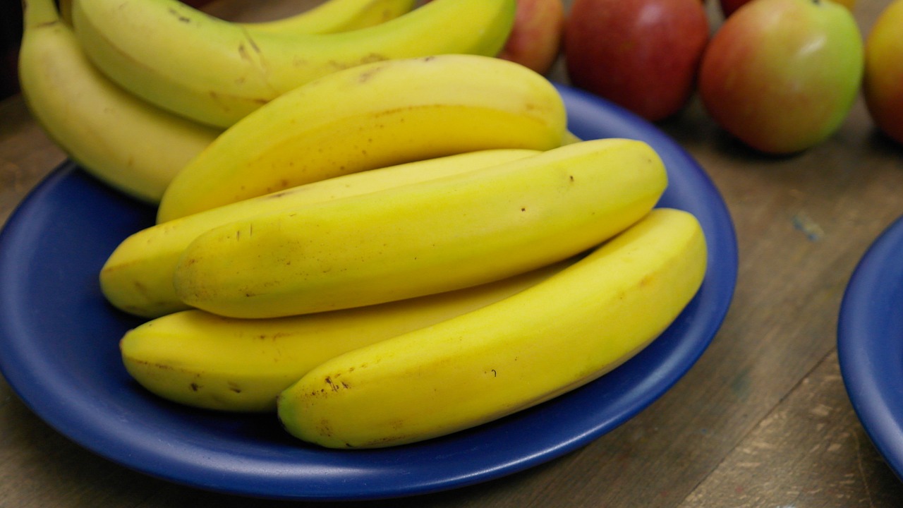 banana fruit healthy free photo