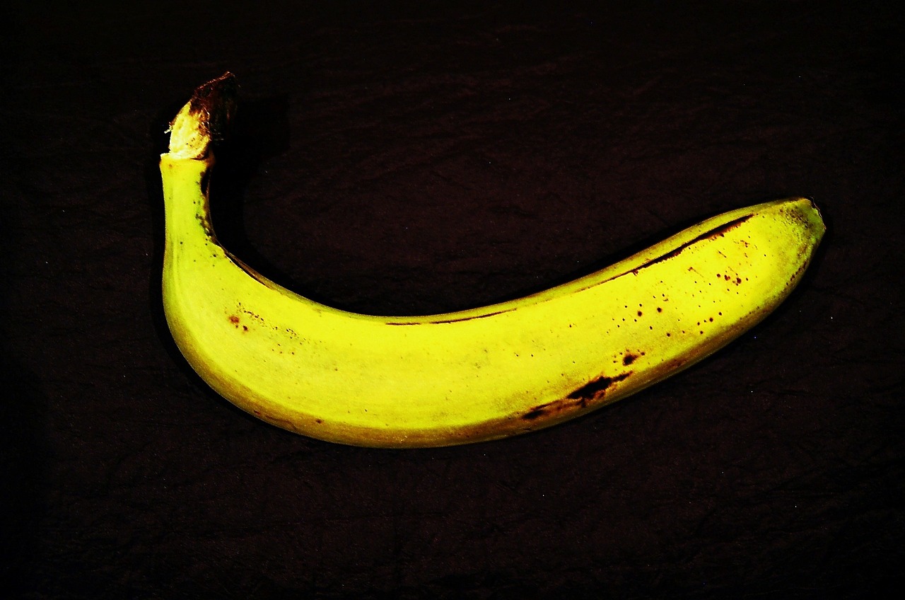 banana fruit background free photo