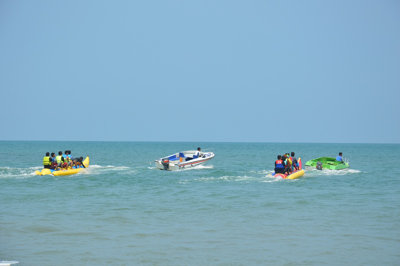 banana boat sea boat free photo