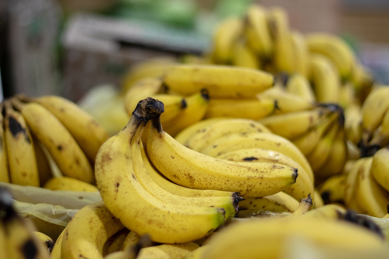 bananas  market  fruit free photo