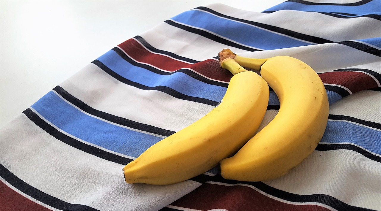 bananas  belts  meal free photo