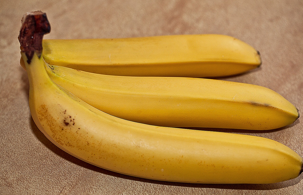bananas fruit southern fruits free photo