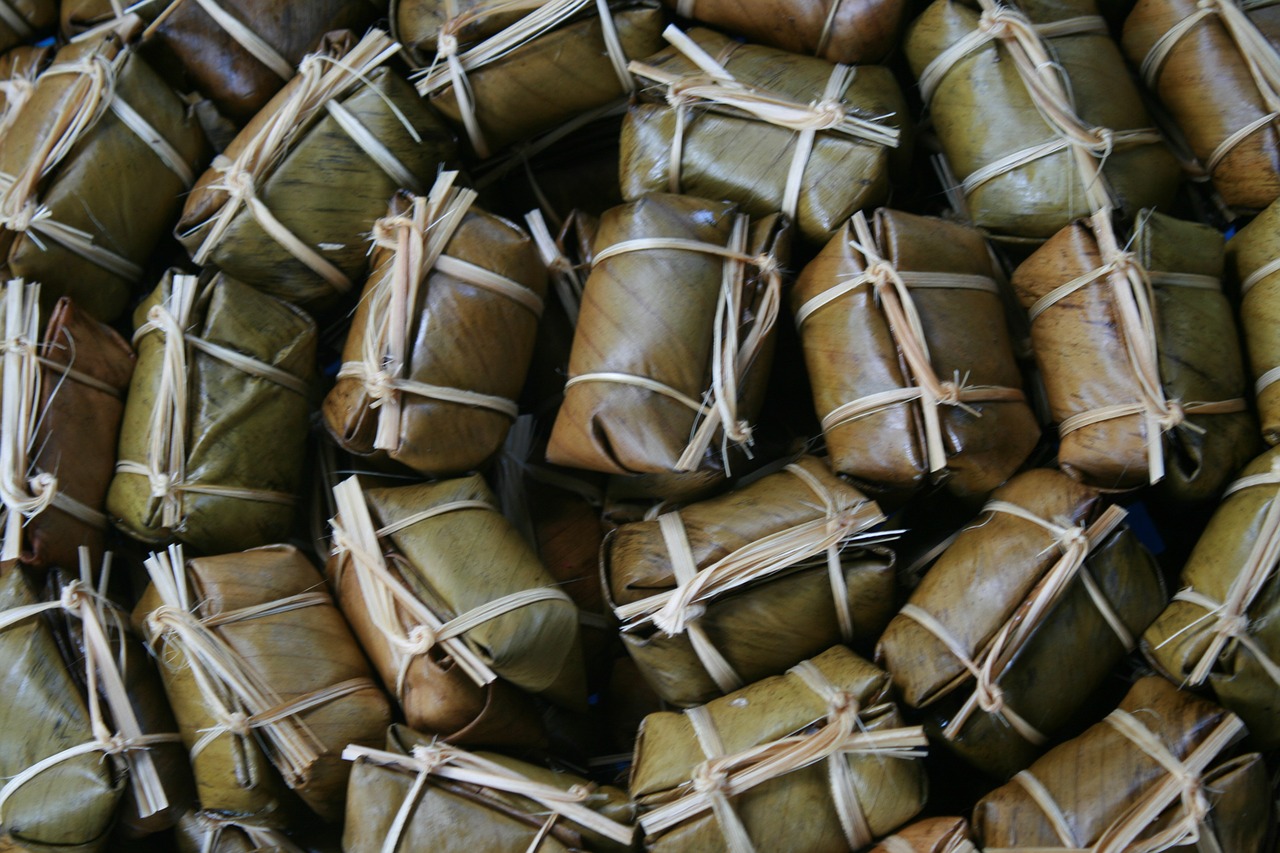 bananas with sticky rice khao tom mat thai food free photo