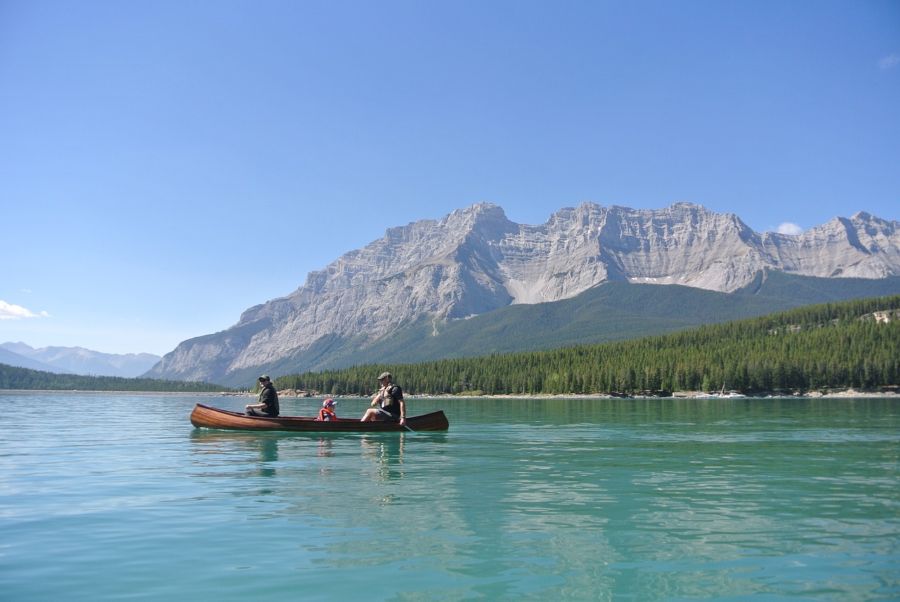 banff canoe lake free photo